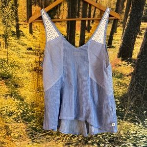 SALE ❤️ NWOT Hollister top XS